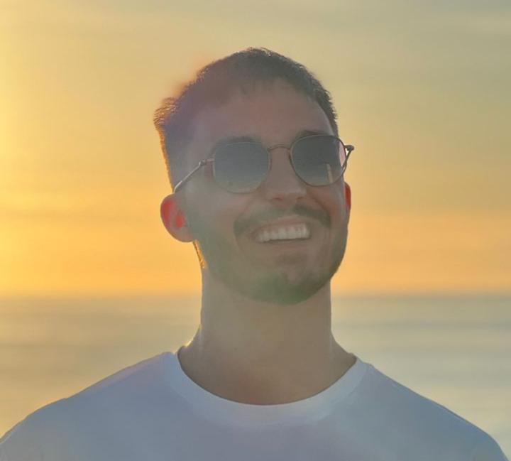 Nicholas Zaze